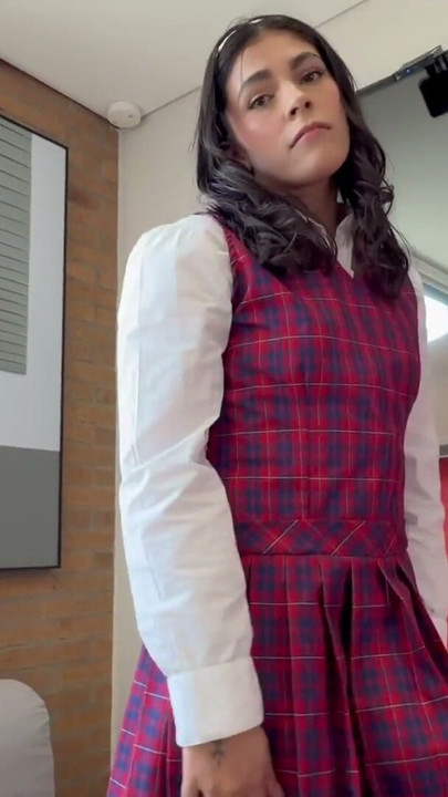 Studentka Natishmian prosi rektora o podniesienie oceny w zamian za swoją ciasną cipkę i różową | Klip 1