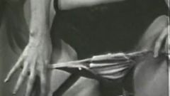 Чудова блондинка та її сексуальне тіло (вінтаж 1960-х)