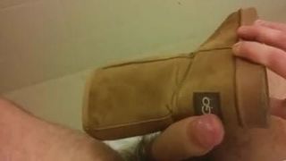 Verpleegster laarzen gogo - ugg bootsjob footjob op het werk