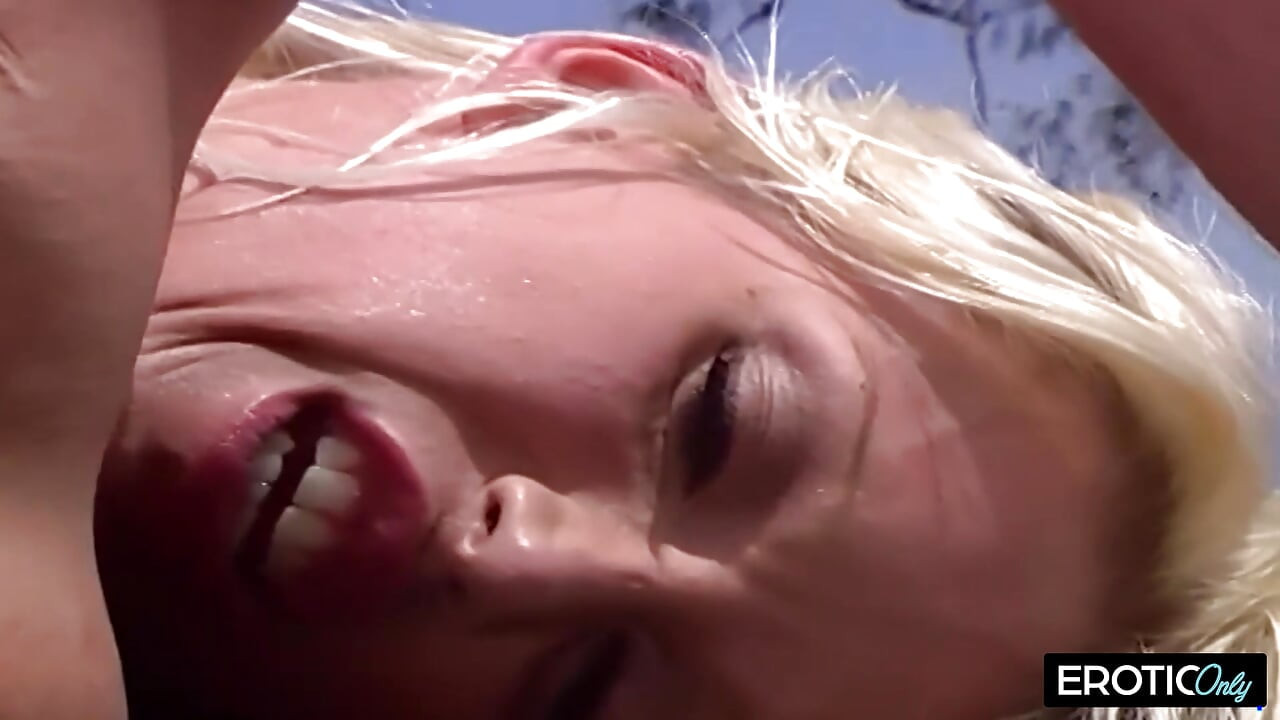 Front Row Sluts in Dirty Action