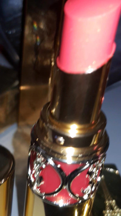 MiSs Lipstick 💄 (LV)Love-Vanessa PariSChienneTrvprod⁷⁵ VaneSsaBiTCHx