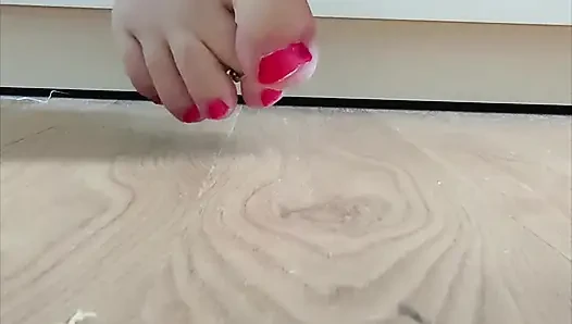 Маленькие Наручники На Моих Голых Пальцах Ног