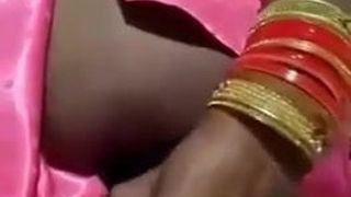 Travesti gay indien masterbution à salwar