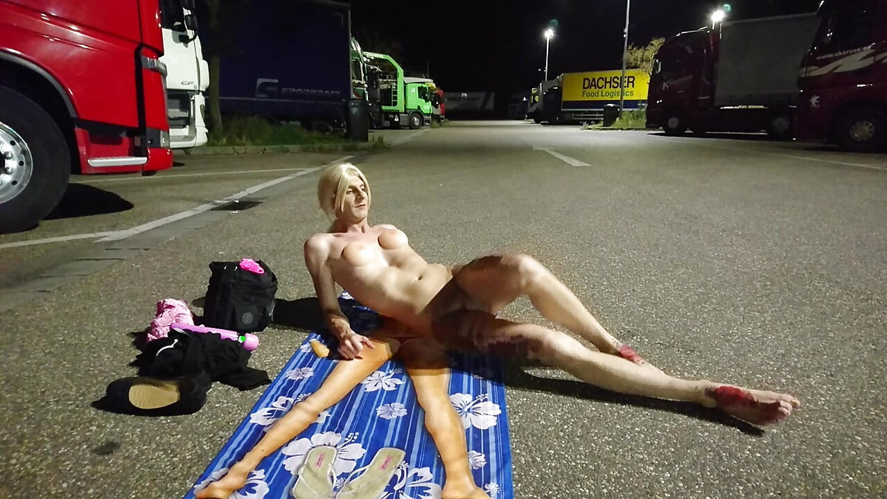 Naked by the truckers