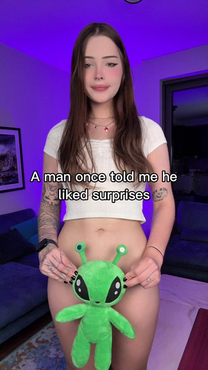 Look at my small t-girl cock