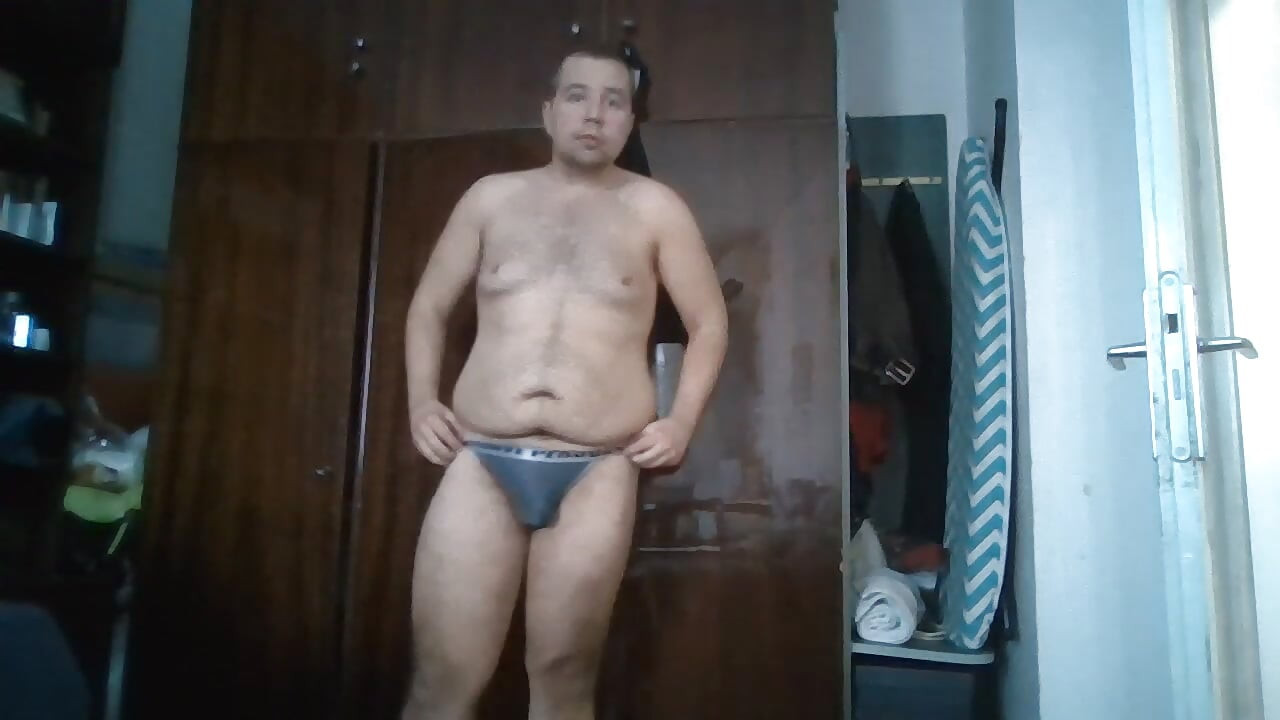Rapaz búlgaro Jassen nu