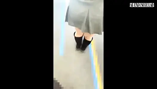 Cewek semok ini lagi asik ngentot strap-on sampai lubangnya menggoda! Fingering memeknya bikin cewek ini menjerit, edisi khusus!