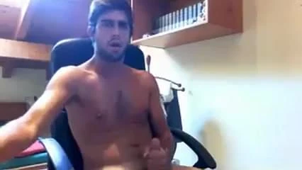 He wanks and cum on his chest