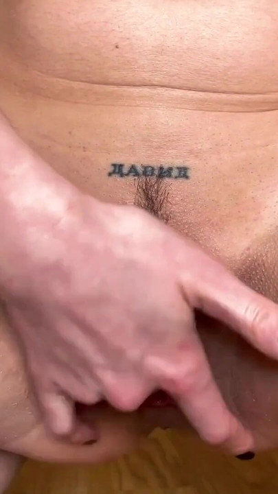 Zapanjujući trenutak od "Stenjanje, prskajuća drolja, klitorisni orgazmi"