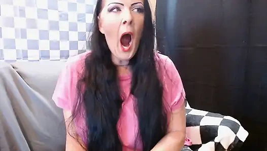 MILF Yawning