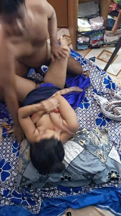Sweetsex2001-arkadaşımın kız arkadaşıyla yalnız kalıyorum ve olaylar oldu