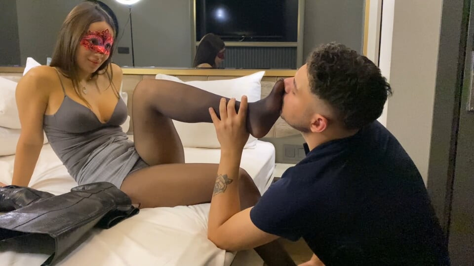 15 Hours in Sweaty Stinky Pantyhose HD
