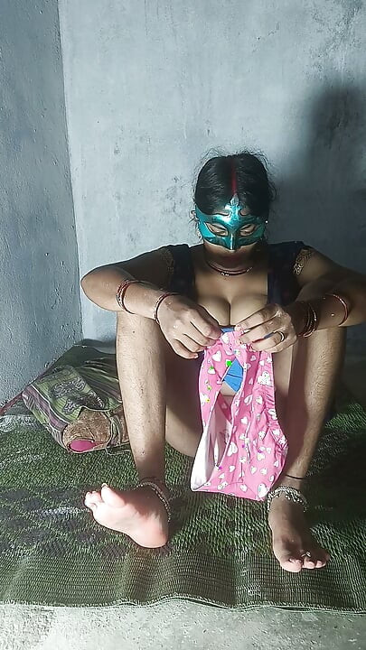 Bhabhi fucked brother-in-law de de launde pe baith ke cowgirl riding missionary position in hindi audio