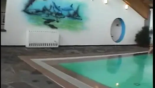 Orta yaşlı seksi kadın azgın amcık için şişe