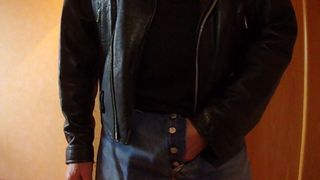 Wank and cum load in Levis 501 and leather jacket
