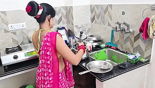 Boss Ne Bhabhi Ko Pramotion dene Ke Bahane Bulaya Apne Room Me Hardcore Sex