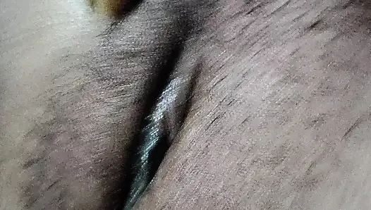 Memek berbulu desi bhabhi India meraba untuk suami memeknya yang sempit