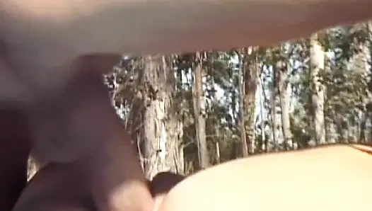 Милую французскую крошку забрызгали кончой после траха на улице