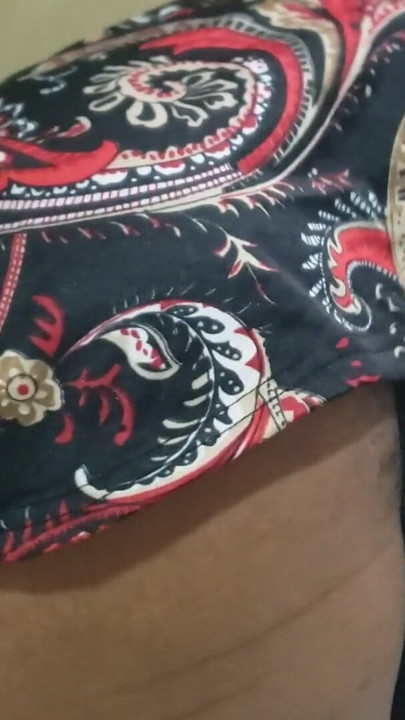 火熱的成熟激情完全吞噬你的感官，以難忘的原始自拍性愛展現 | 片段 1