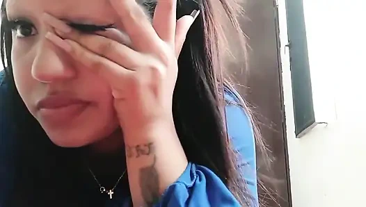 Cewek Meksiko tiba di kolombia dan sekarang dia berdiri di jalan untuk mendapatkan kontol dan mampu membayar sewa dan makanan dan ini adalah fi-nya