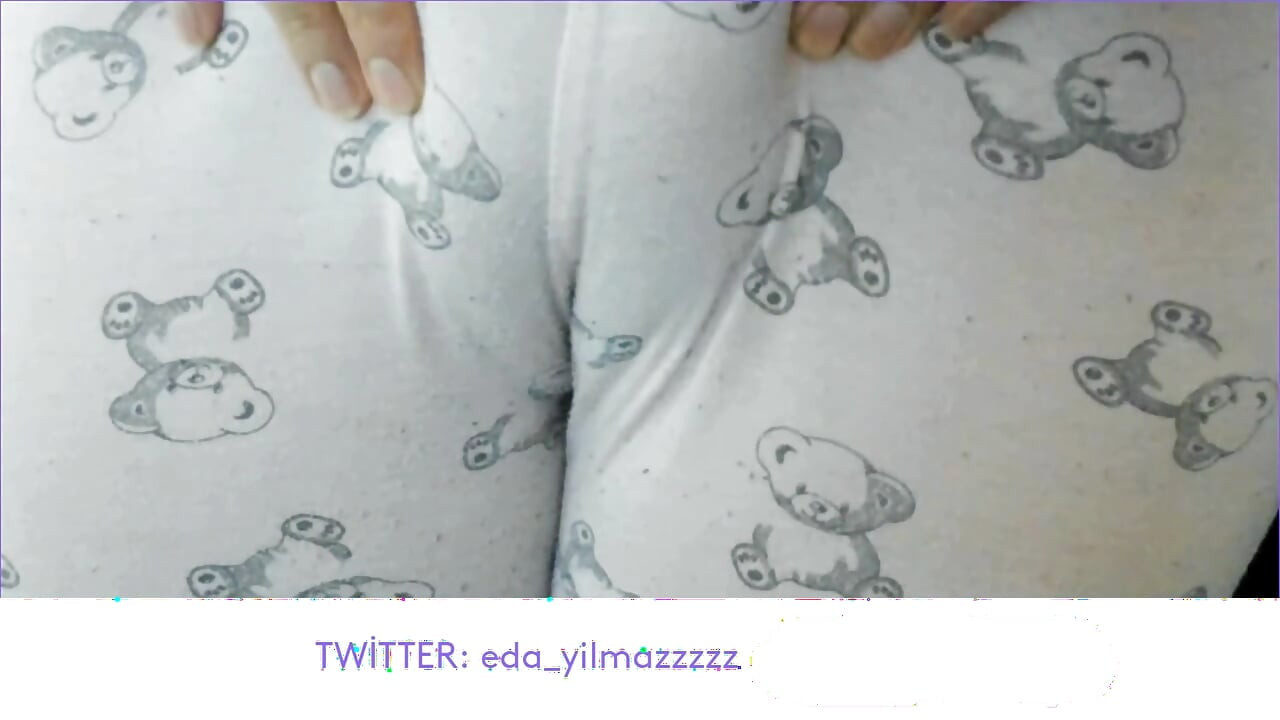 CAMELTOE- SWOLLEN PUSSY- MASTURBATE WITH PAJAMAS