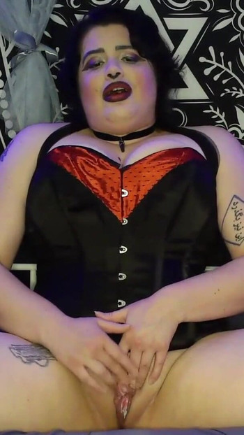 Must-share στιγμή από το "Big Tits Pain Slut Adama Daat Rubs Capsaicin Cream in Her Pussy"