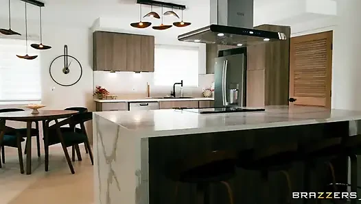 Brazzers - Hztv Dieses Haus wurde zum ficken gebaut!