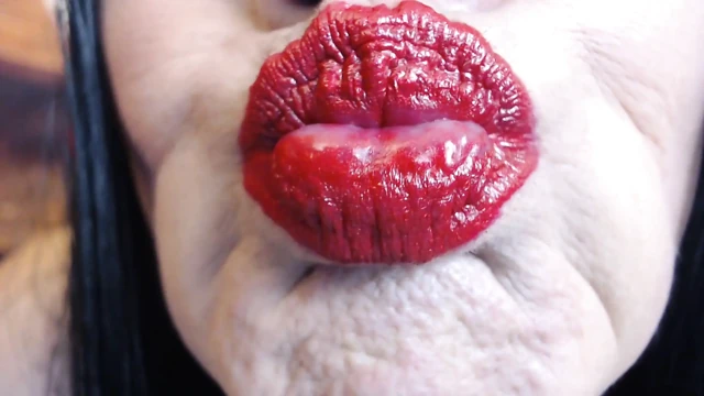 Big thick red duck lips