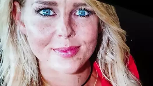 Chantal Janzen boşalıyor