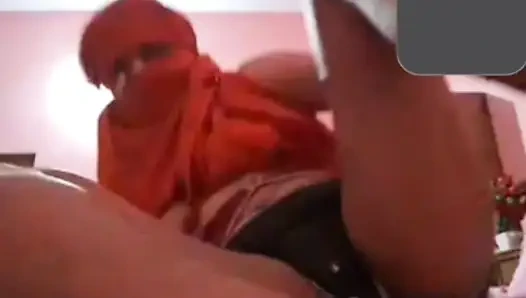 Meri bhabhi apna boobs or chut dikha rahi h