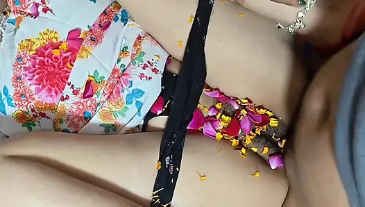 Красивую индийскую девушку дези трахнул ее шурин с хинди аудио