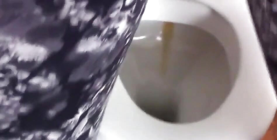 Tiss!! Vil du se den våte fitta mi?
