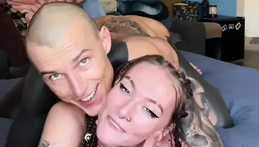 Rekaman seks pasangan asli sama kontol besar ayahnya dan kado si gadis alt rusia salem sampai dicrot di dalam berkali-kali