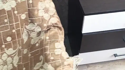 Aku lagi asik ngentot memekku sampai muncrat banyak banget!