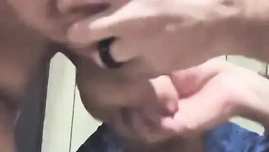 Stiefvater und stieftante er versohlt n fingert diese muschi so heiÃŸ