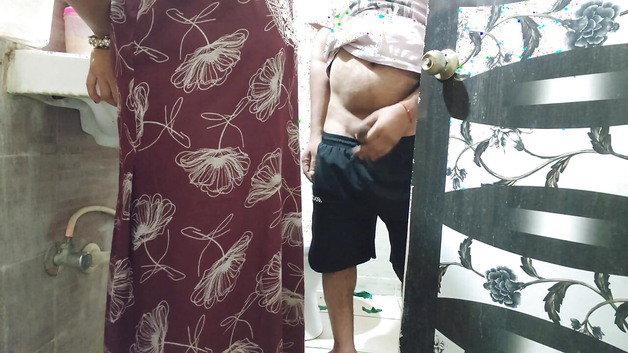 Sister-in-law Made Brother-in-law in Toilet