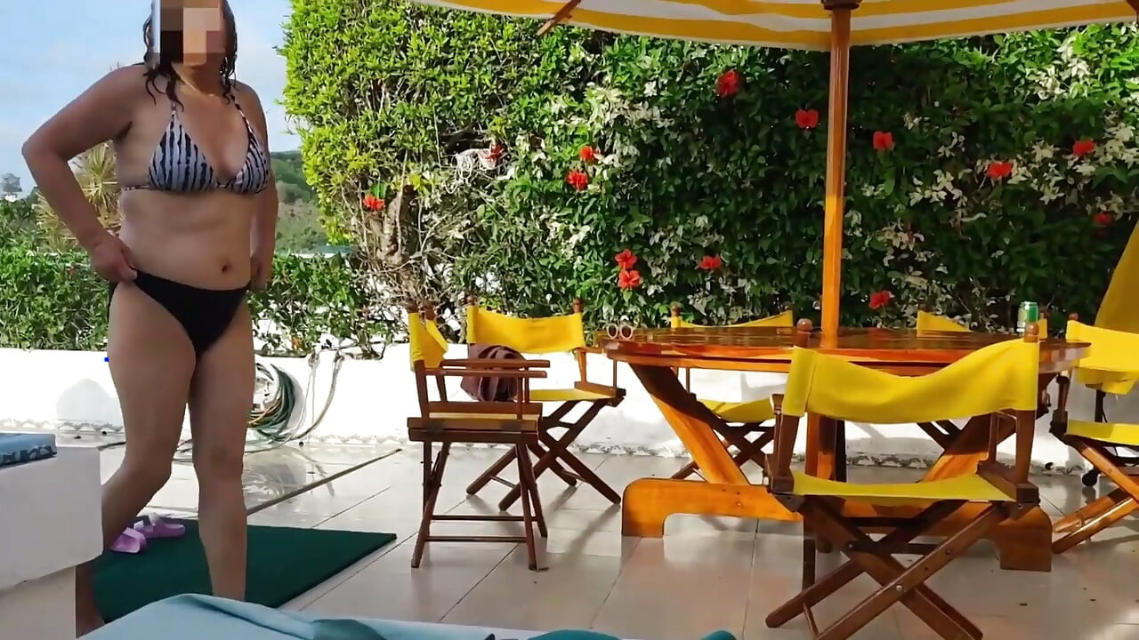 We come back from the beach and stepmom puts her huge dildo, I want to fuck her and I cum in her pussy