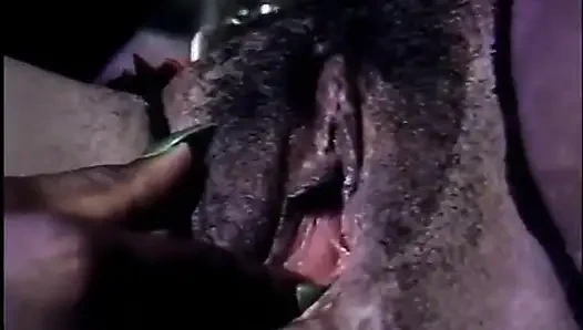 Seksi zenci lezbiyenler üçlü amcık dildo sikiliyor