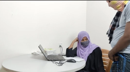 Manajer bank panas hijabi disetubuhi oleh petani desa desi chudai xxx