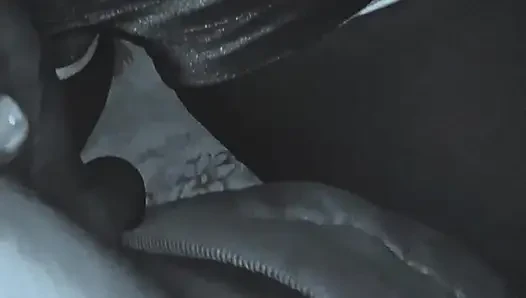 Ibu panas dari teman pantat besarku, mengisap kontol dan memberikan pantat