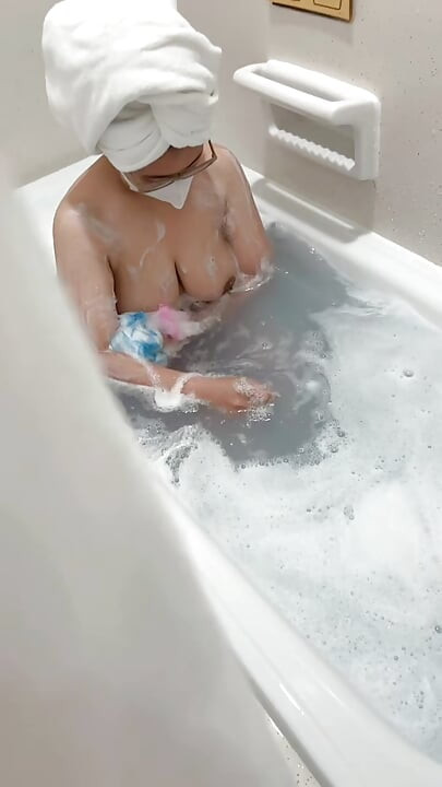 on a tobrut girl in the shower ends up being caught