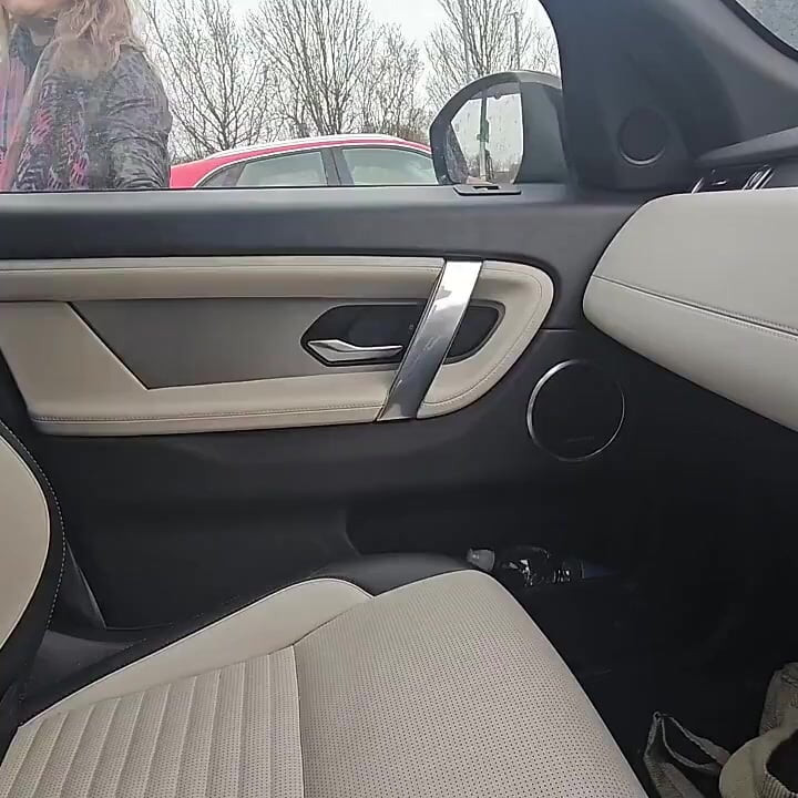 Köle açık havada götümü temizliyor