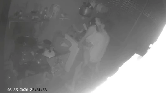 Ich habe in der küche mit der frau des chefs betrogen