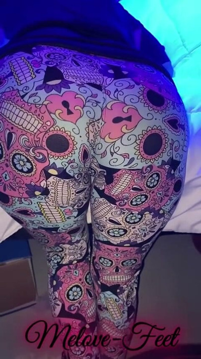 Compilation of Melove's Delicious Butt in tight Pants | Clip 2