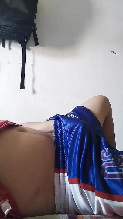 When You're Friend From Davao Came To You To Masturbate.