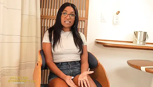Virgin Stepsister Naomi Noel Has Never Seen a Penis! - Aitsfs2e14