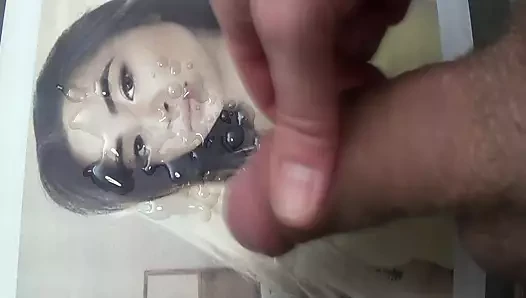Jhenine'e saygı duruşu