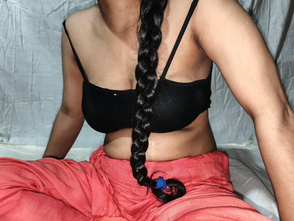 India hermosa linda de 18 años, apretado coño follando en video completo de sexo hardcore.