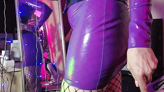 Домина Eva Latex женское доминирование, фетиш, фиолетовый каучук, милфа с большой задницей БДСМ, соло машина для траха горячих высоких каблуков