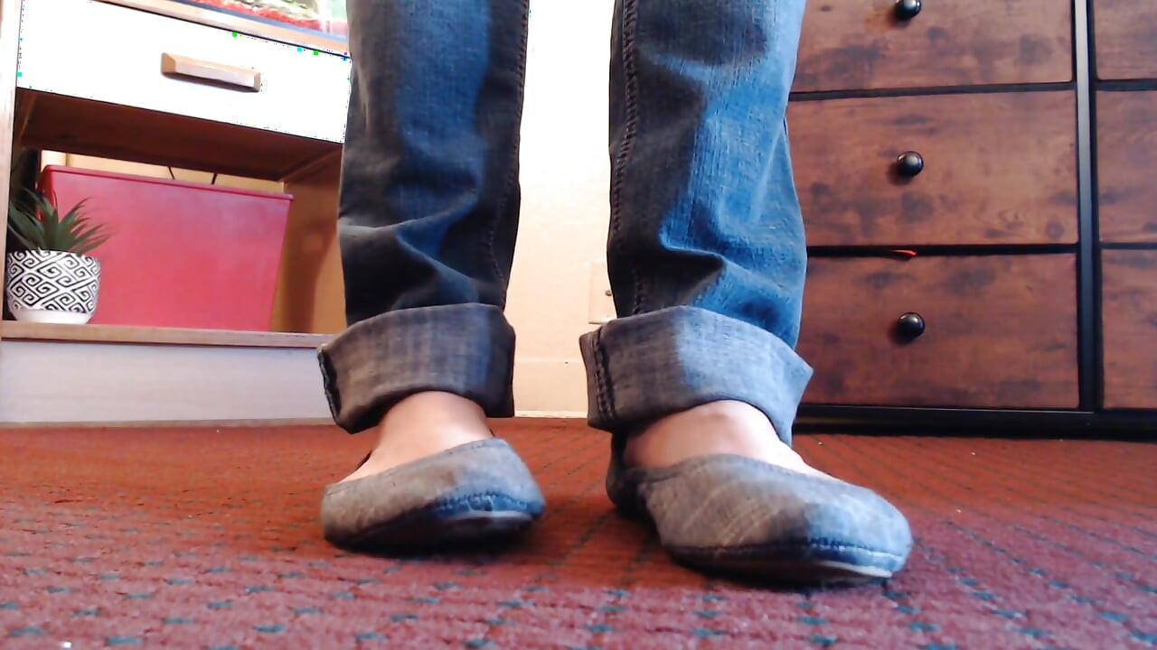 Toe Wiggles Dipping Ballet Flats Dirty